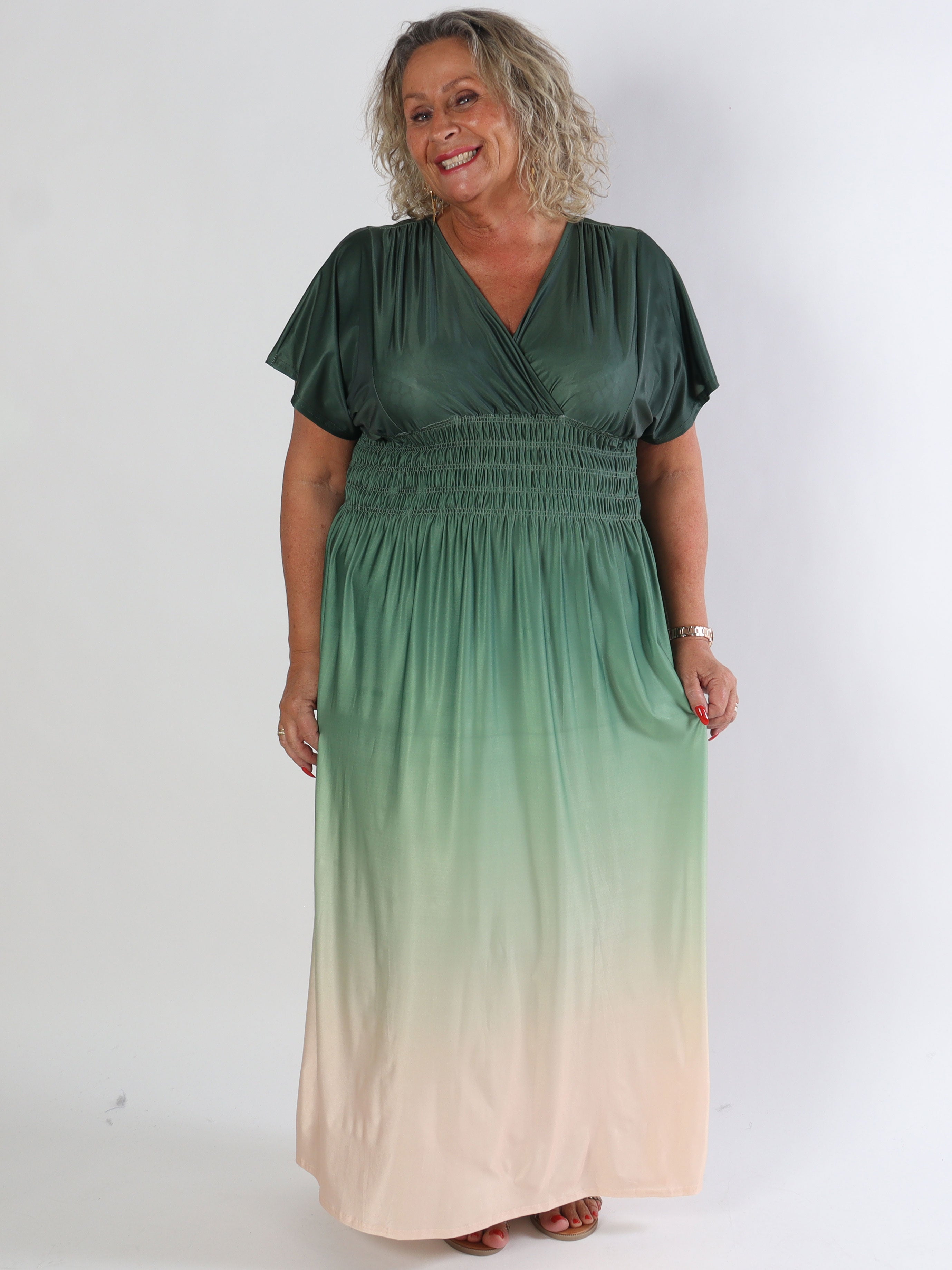 Pams Fade - Lång mångfärgad stretchig plus size klänning